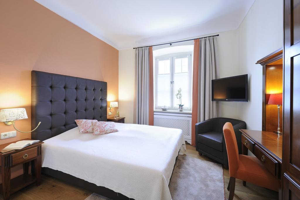 Hotel Gut Ising Chieming Phòng bức ảnh