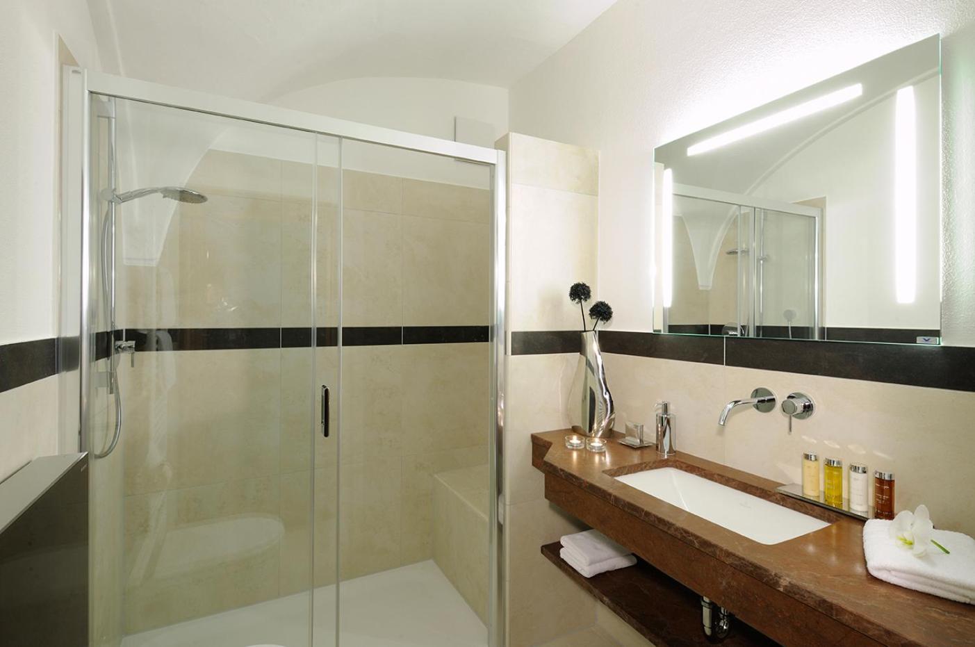 Hotel Gut Ising Chieming Ngoại thất bức ảnh