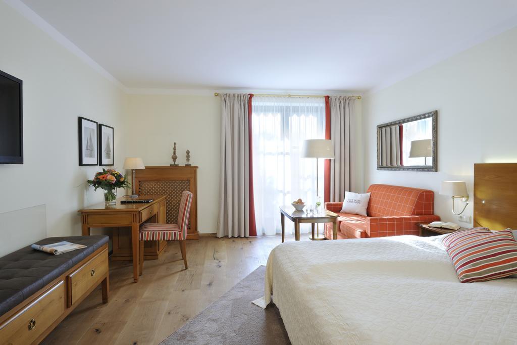 Hotel Gut Ising Chieming Ngoại thất bức ảnh