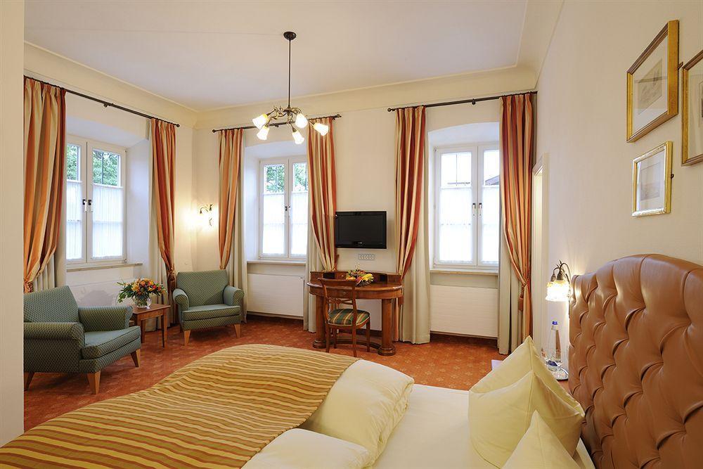 Hotel Gut Ising Chieming Ngoại thất bức ảnh