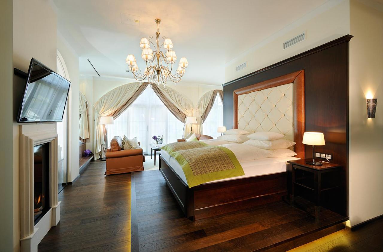 Hotel Gut Ising Chieming Ngoại thất bức ảnh